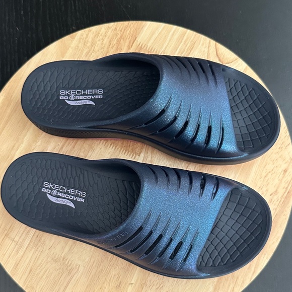GO RECOVER Refresh Skechers sandals 9 - Picture 1 of 5